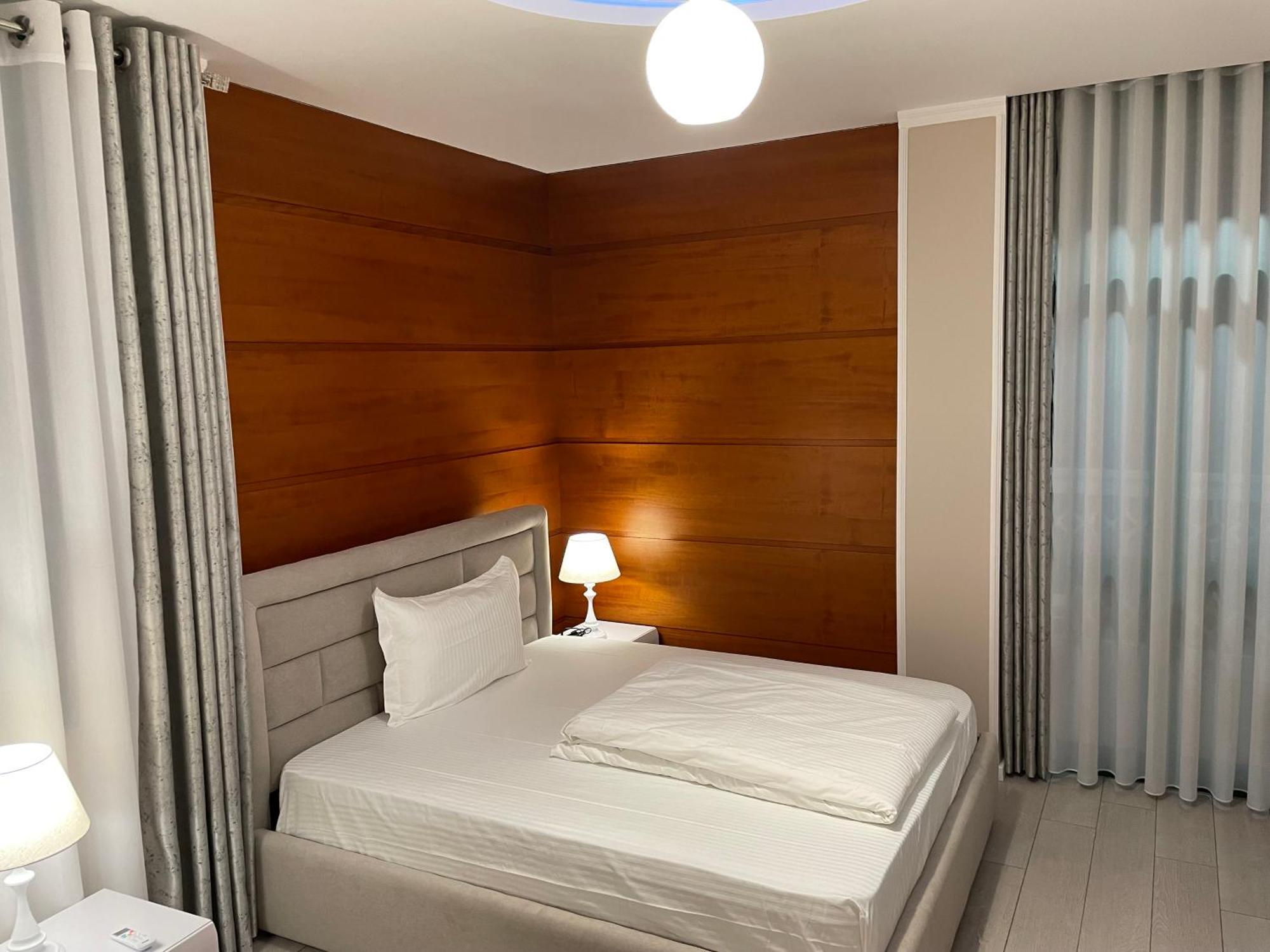 Sun Tower Luxury Suite-View From Of Tirana Center Exterior foto