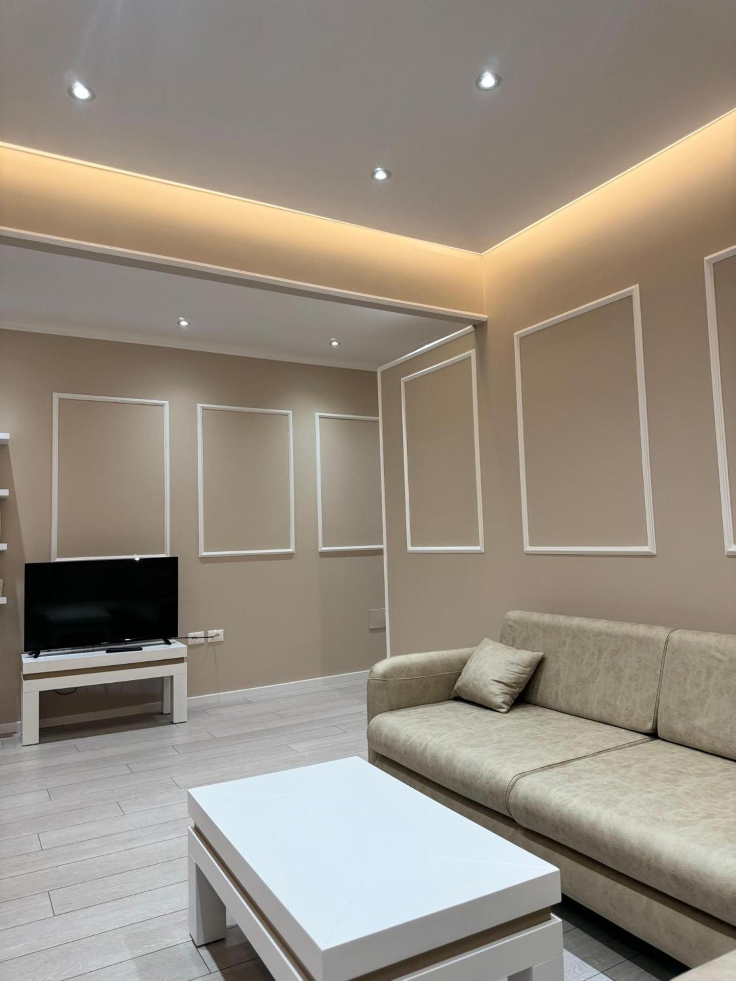 Sun Tower Luxury Suite-View From Of Tirana Center Exterior foto